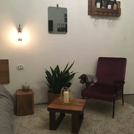 One Night In Apartment *