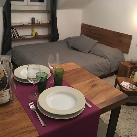 One Night In Apartment *