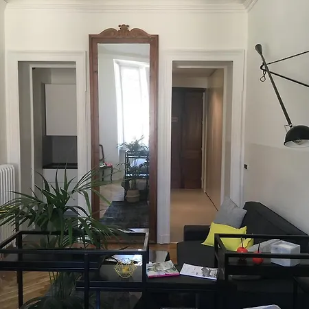 One Night In Apartment *